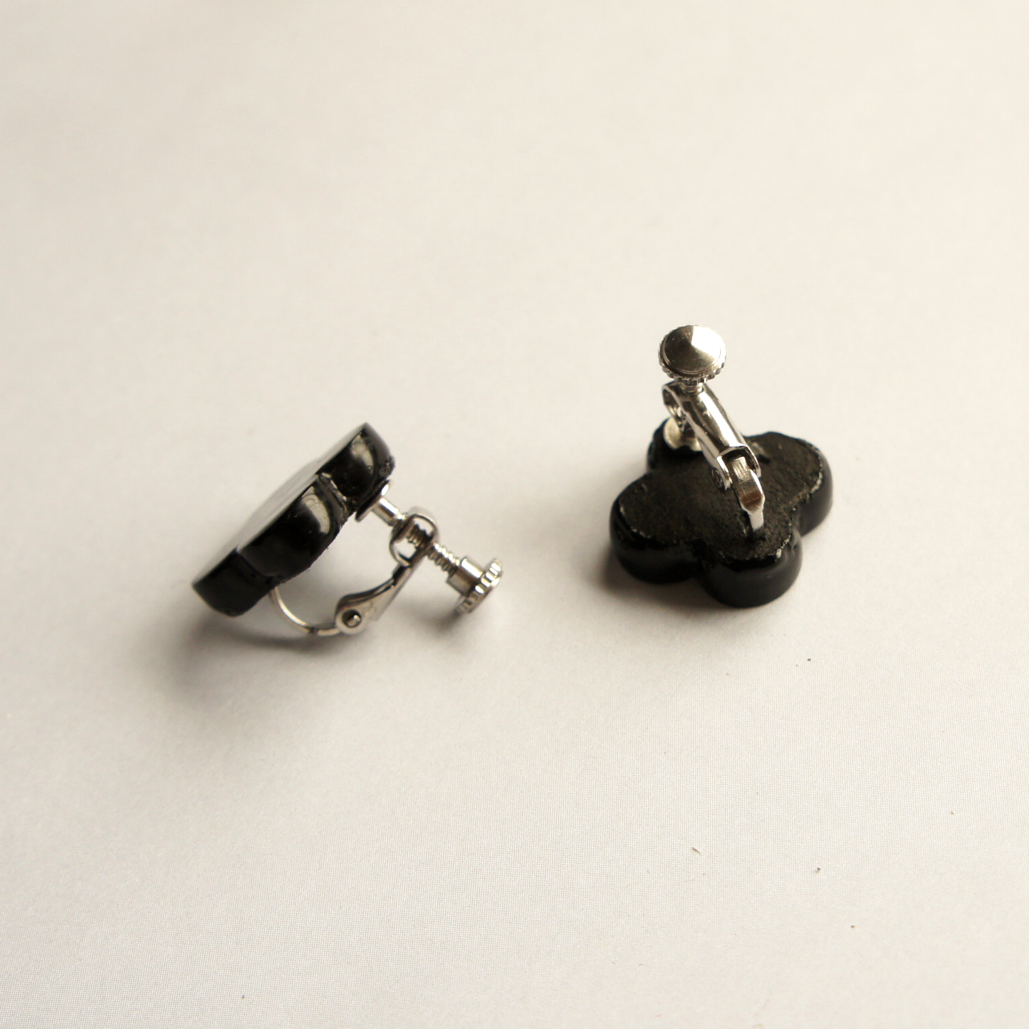 Mother-of-Pearl Inlaid Earrings "Hana Shizuku" (Flower Dewdrops) Pierced/Clip-on