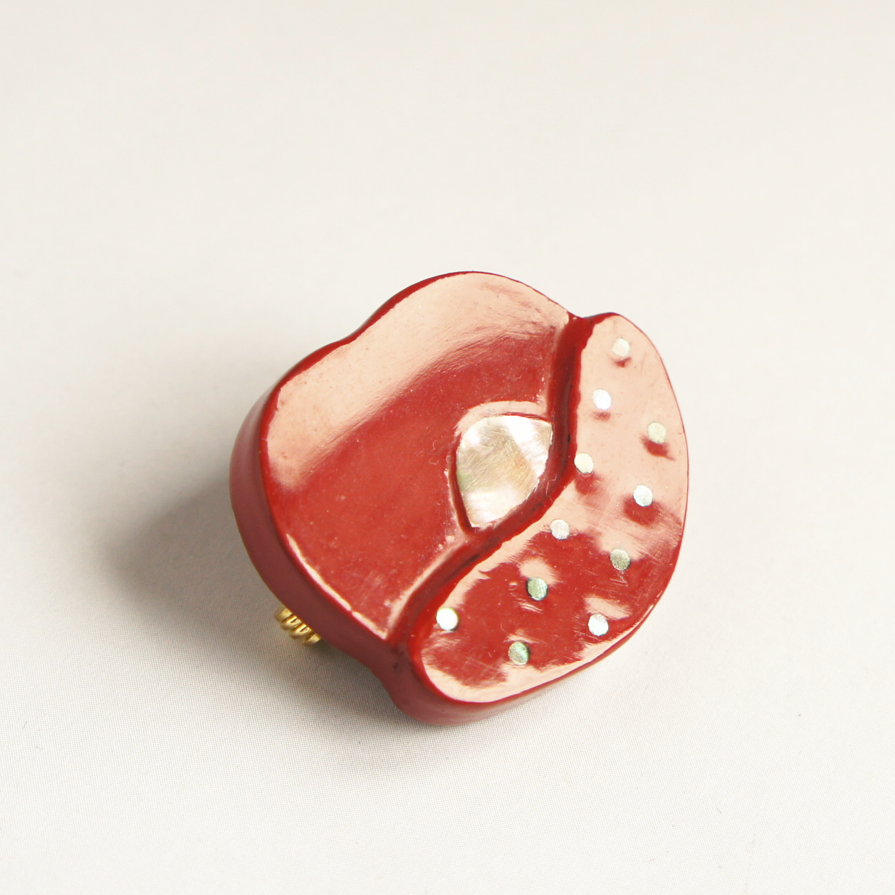 Raden Brooch "Camellia"