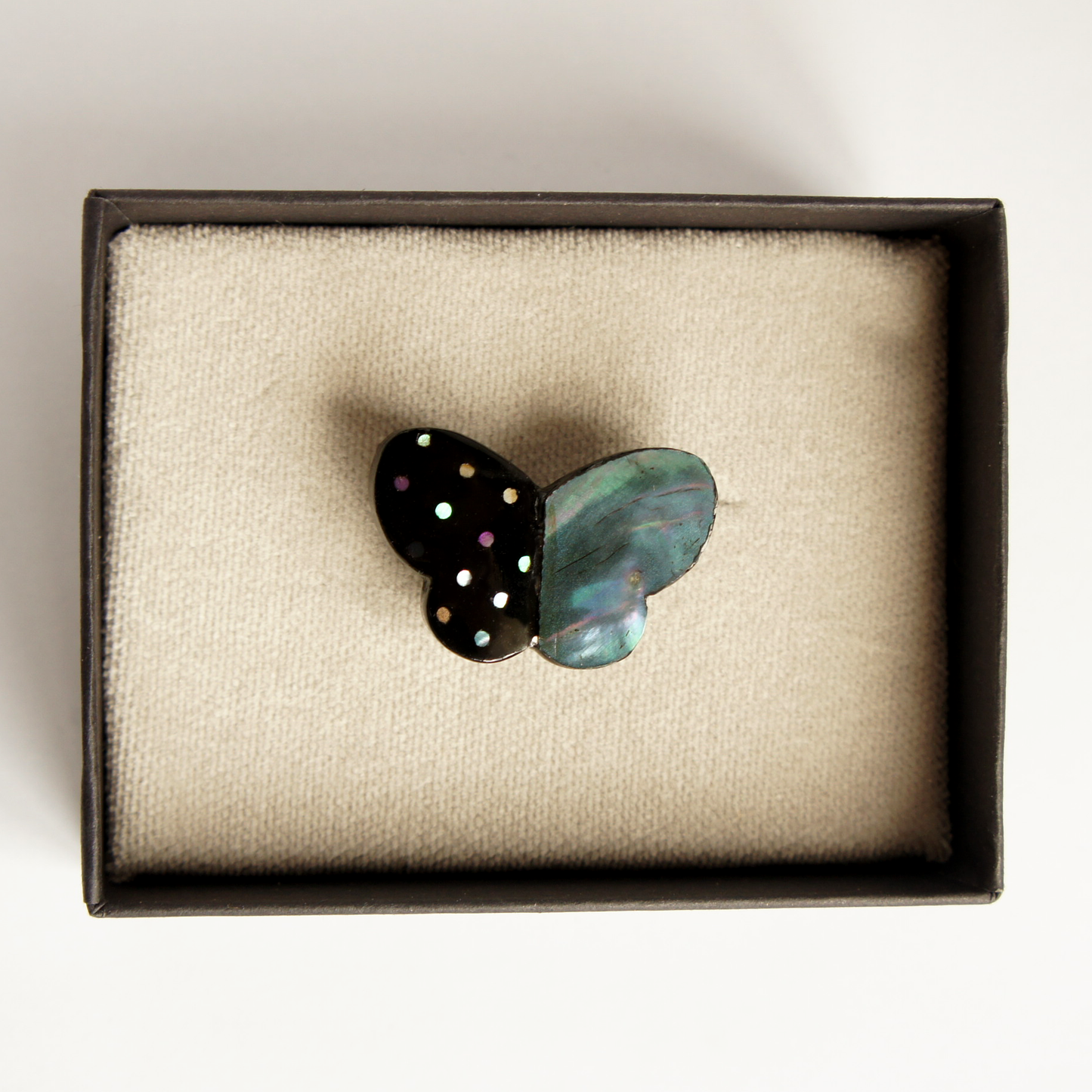 Mother-of-pearl Obi Clip "Playfulness"