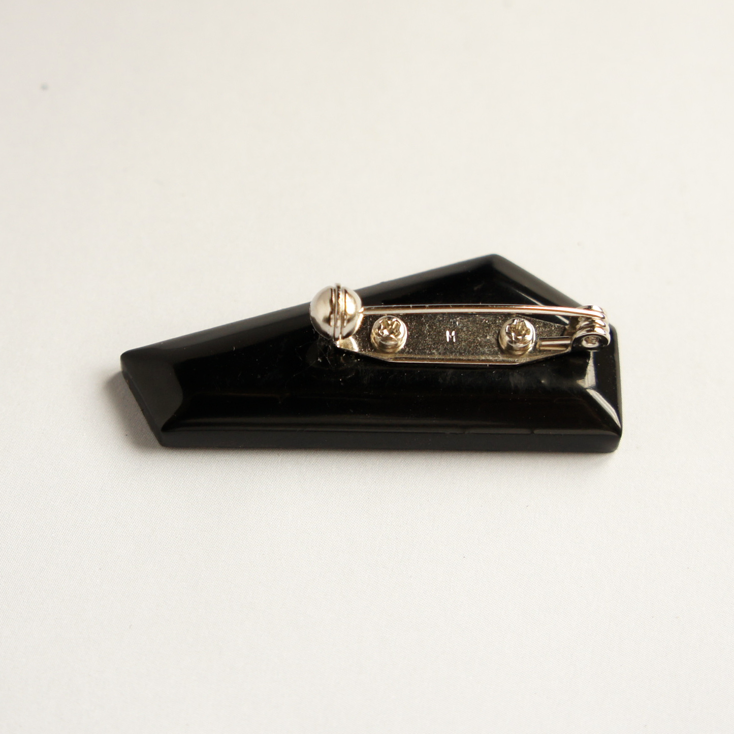 Mother-of-pearl brooch "Ame Arare"