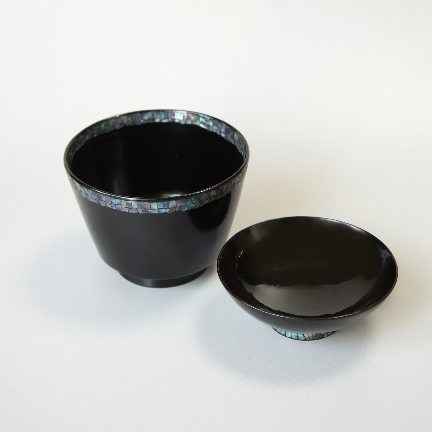 Ice Pattern Raden Bowls with Lids (Set of 2)