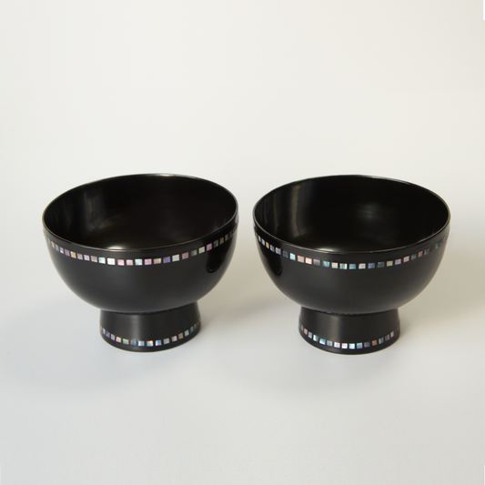 Mother-of-pearl rimmed lacquer bowls (set of 2)