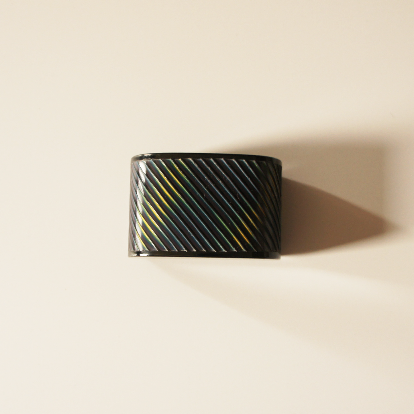 Incense Container in Carved Urushi "Sea Murmur"